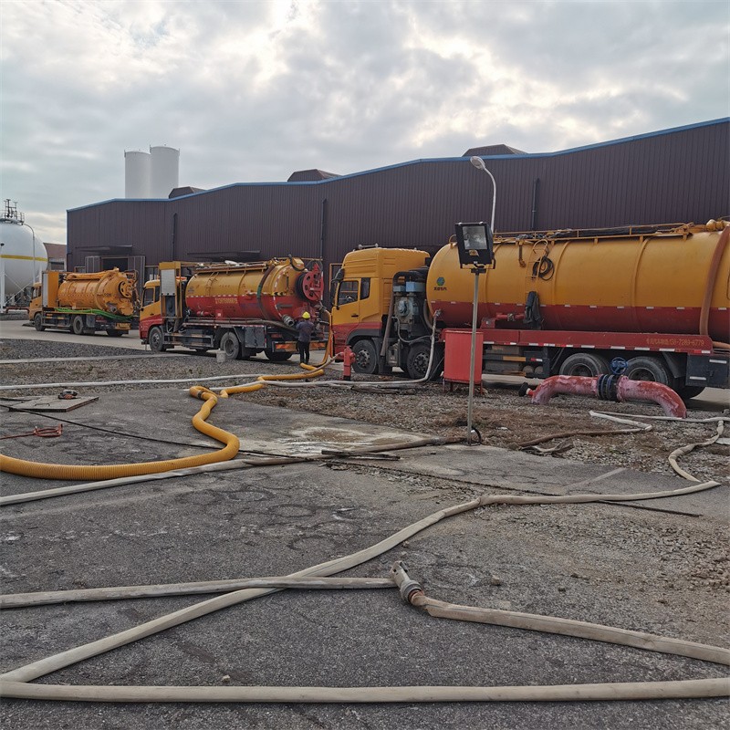 南开污水池清理