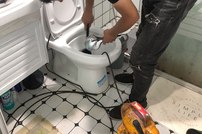 南开马桶堵塞自己疏通还是找师傅？专业上门服务让你省时更省心